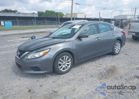 2016 Nissan Altima 2.5/2.5 S/2.5 Sl/2.5 Sr/2.5 Sv из США, поврежденный, VIN 1N4AL3AP1GC260611